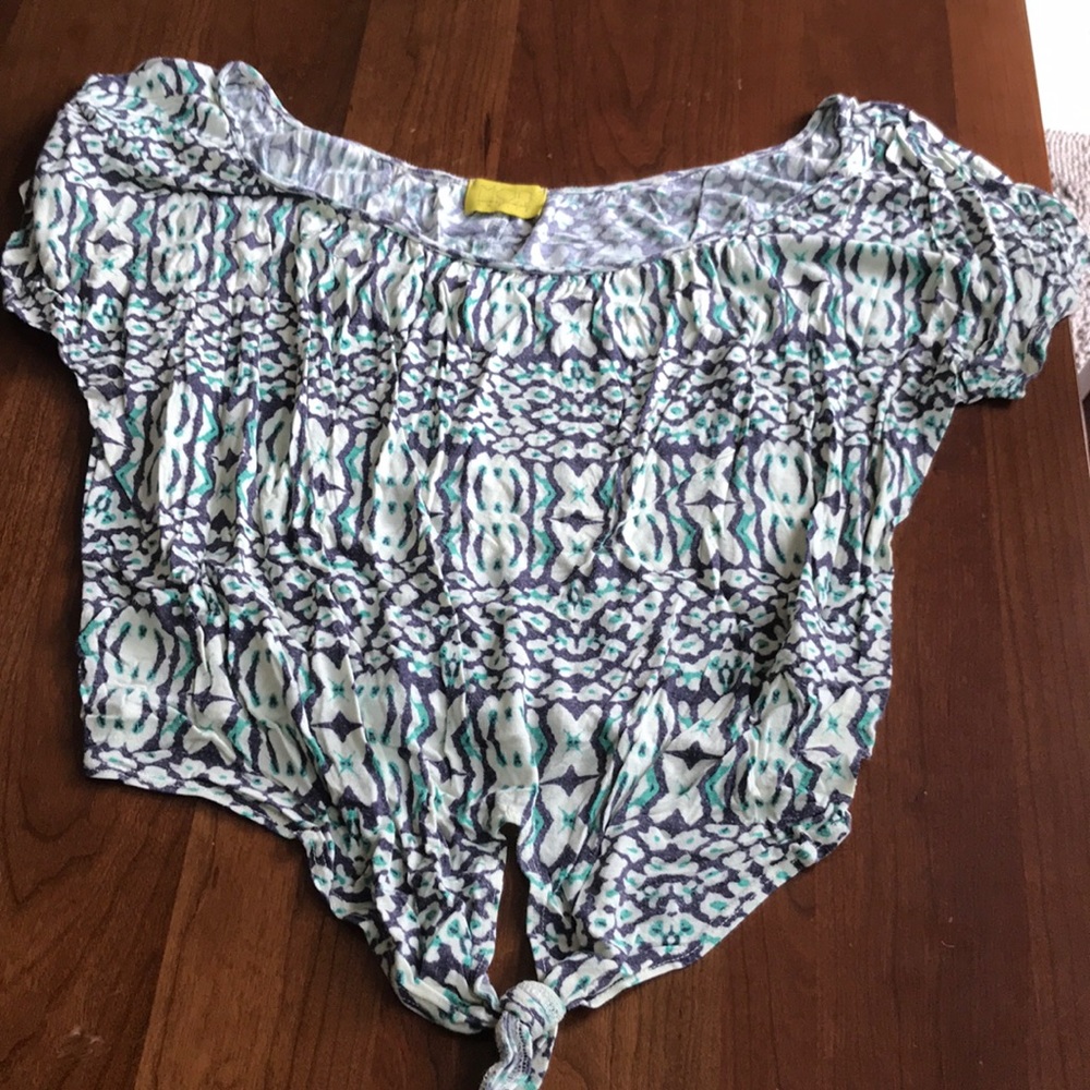 Modlusive small top